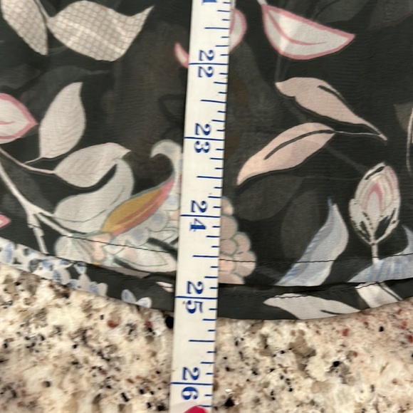 BNWOT Lauren Conrad floral sheer light blouse. - Picture 10 of 13